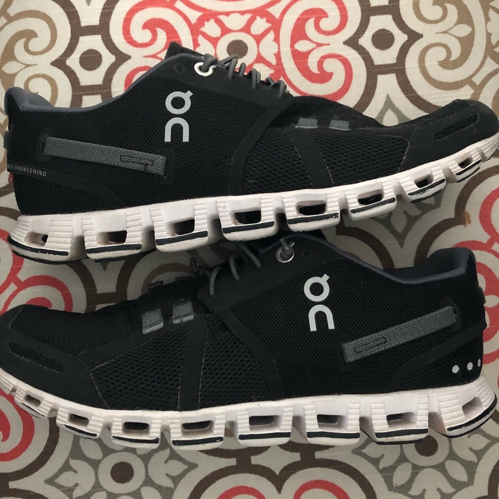 On Performance Cloud black running shoes